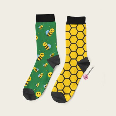 Pattern design potlac grafiky na textil. Ponozky so vcelami pre dedoles od slovenskej navrharky a ilustratorky.